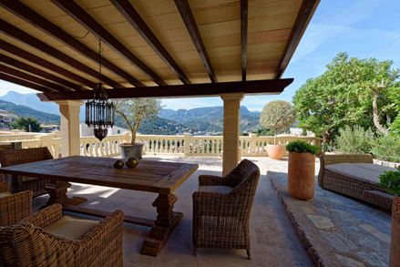 Gemütliche Sitzecke im mediterranen Flair