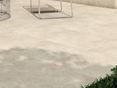 Beige Steinoptik-Terrasse mit Platten Sevilla Cream