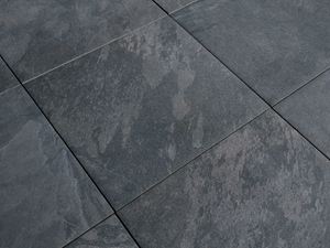 Nahaufnahme dunkle Schieferoptikplatten Alpine Black