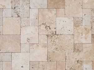 Vogelperspektive auf Travertin Rustic Terrasse im Römischen Verband