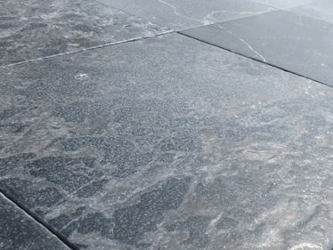 Chateau_Nero_Travertin_ Fliese_Galerie 1