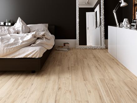 Schlafzimmer mit Holzoptik-Fliesen Scandi Light