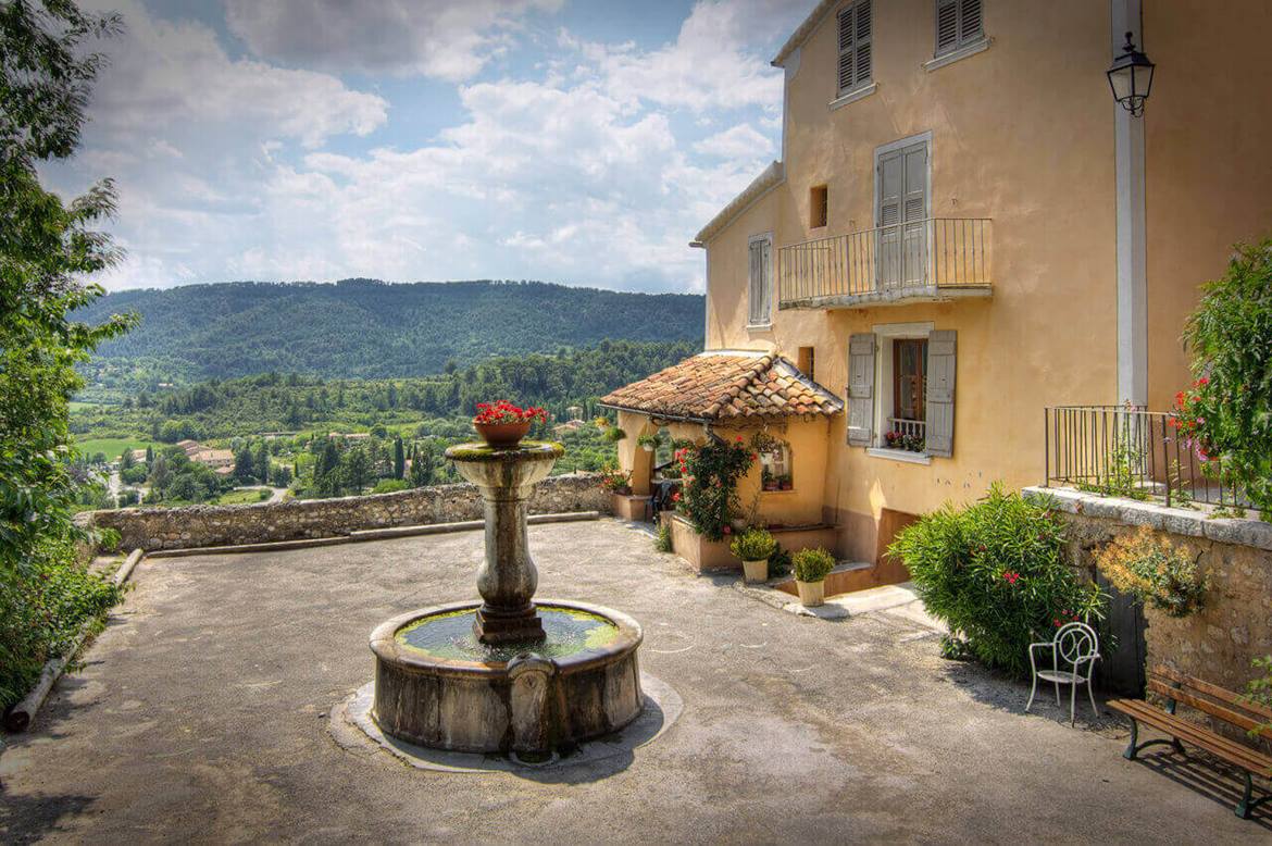 ID680 2 Provence Brunnen