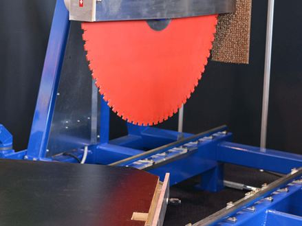 Säge für Stein in Rot-Blau