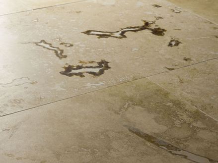 Travertin-Fliesen Onyx, seitliche Nahaufnahme