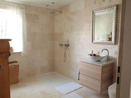 Kundenfoto: Travertin-Fliesen Vanilla Rustica, verlegt im Duschbad