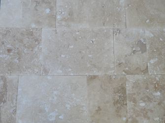 Naturstein Fliesen fertig verlegt als Bahnenware