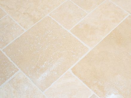 Travertin im Römischen Verband